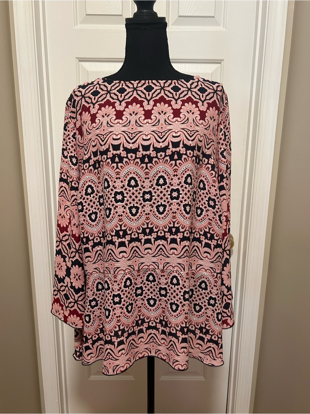 Women's Pinky Red and Blue Patterned Long-Sleeve blouse